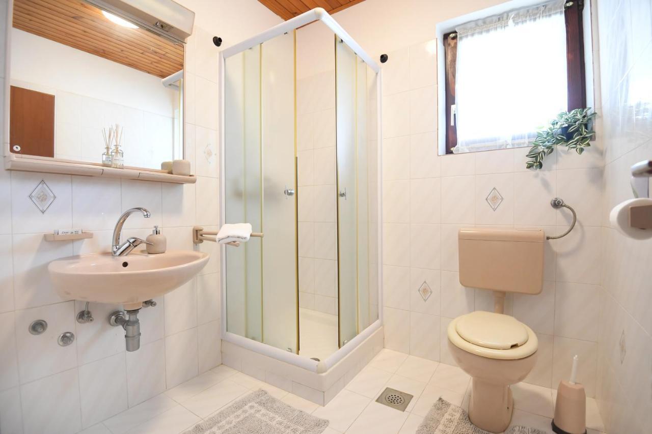 Apartmani Erna Пашман Экстерьер фото